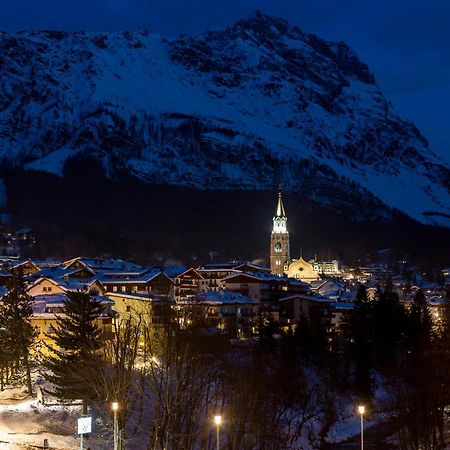 Hotel Corona Cortina dʼAmpezzo Zewnętrze zdjęcie