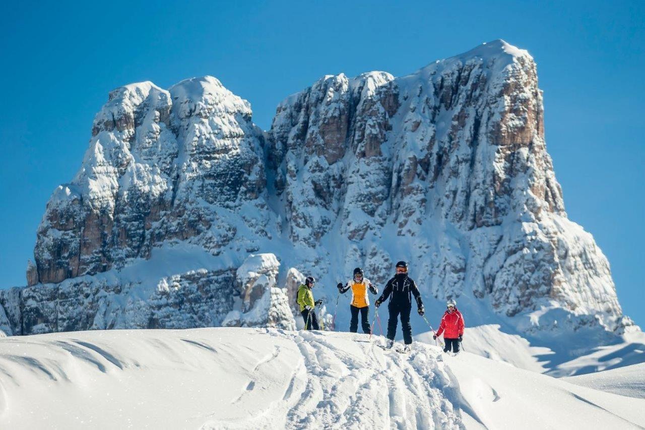 Hotel Corona Cortina dʼAmpezzo Zewnętrze zdjęcie