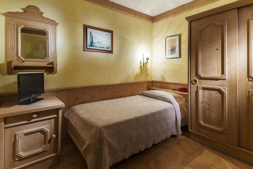 Hotel Corona Cortina dʼAmpezzo Pokój zdjęcie