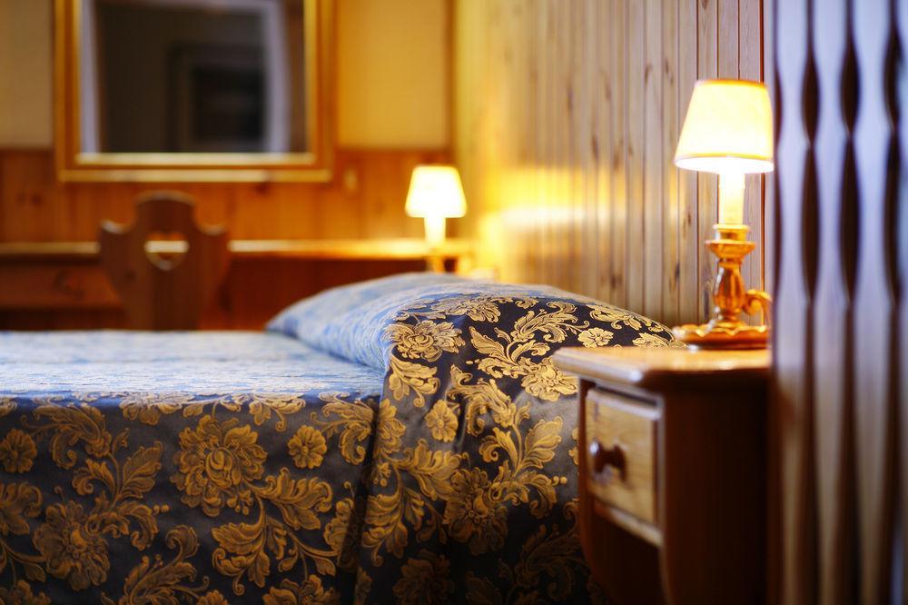 Hotel Corona Cortina dʼAmpezzo Zewnętrze zdjęcie