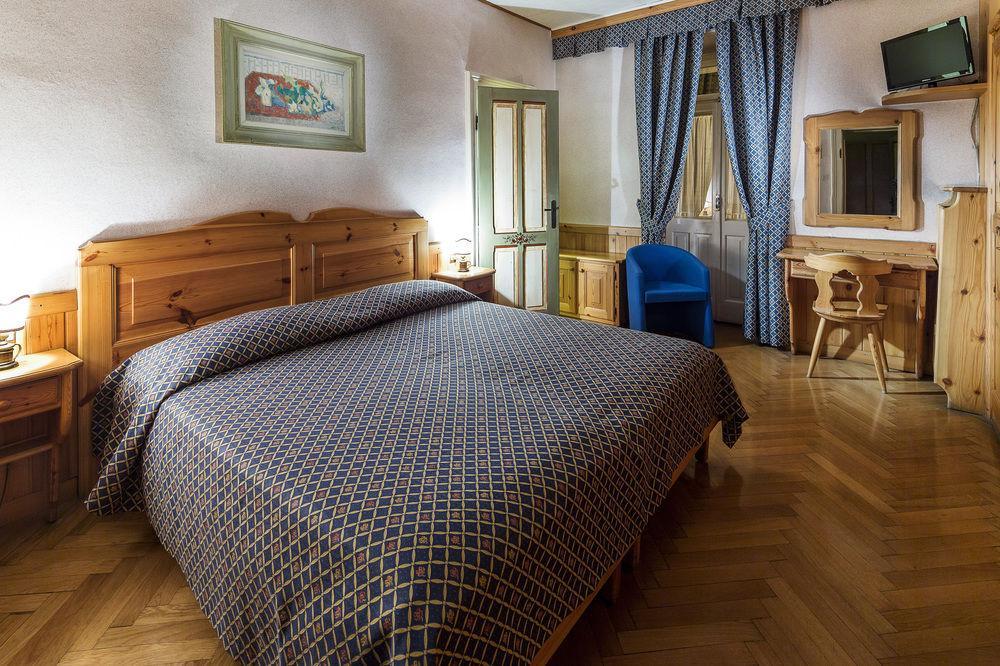 Hotel Corona Cortina dʼAmpezzo Zewnętrze zdjęcie