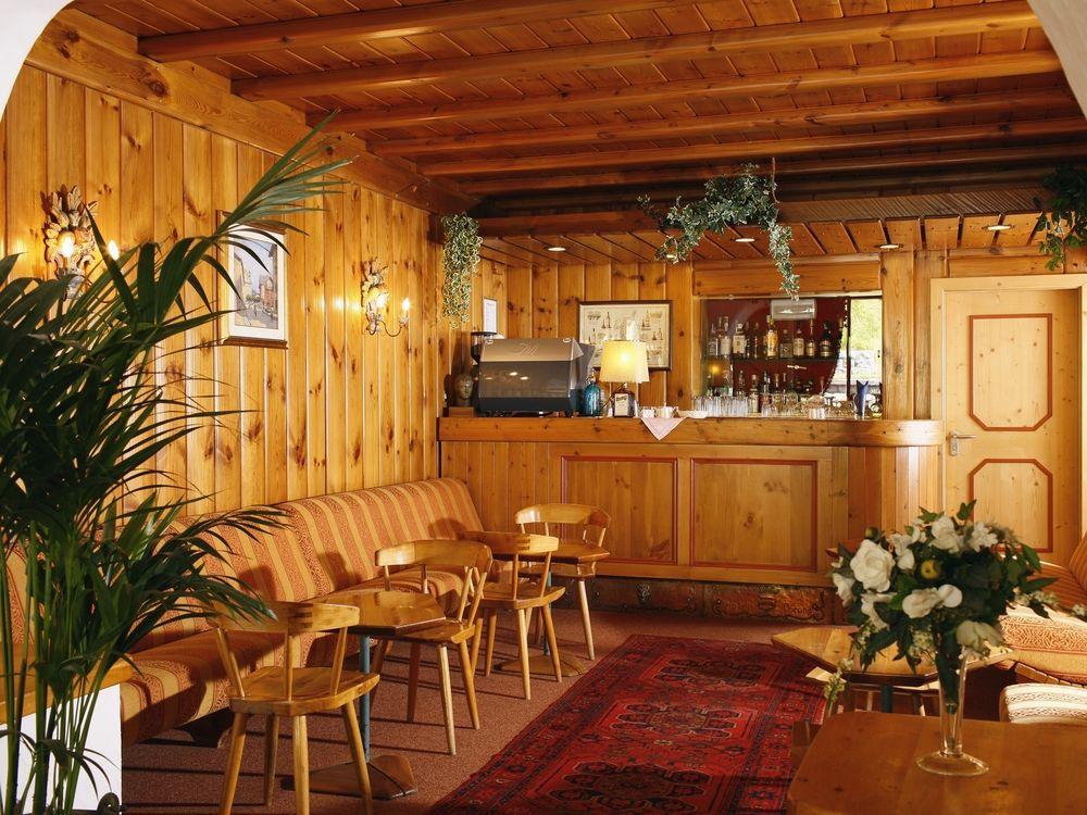 Hotel Corona Cortina dʼAmpezzo Zewnętrze zdjęcie