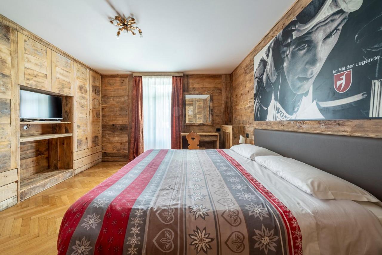Hotel Corona Cortina dʼAmpezzo Zewnętrze zdjęcie