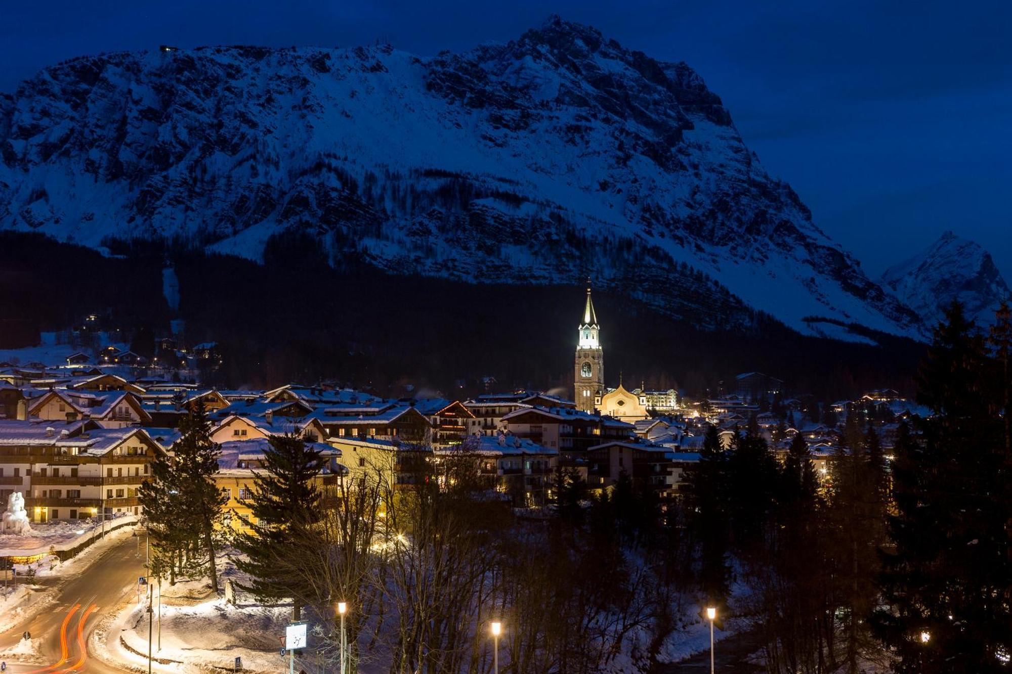Hotel Corona Cortina dʼAmpezzo Zewnętrze zdjęcie