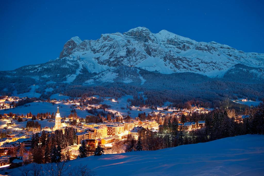 Hotel Corona Cortina dʼAmpezzo Zewnętrze zdjęcie